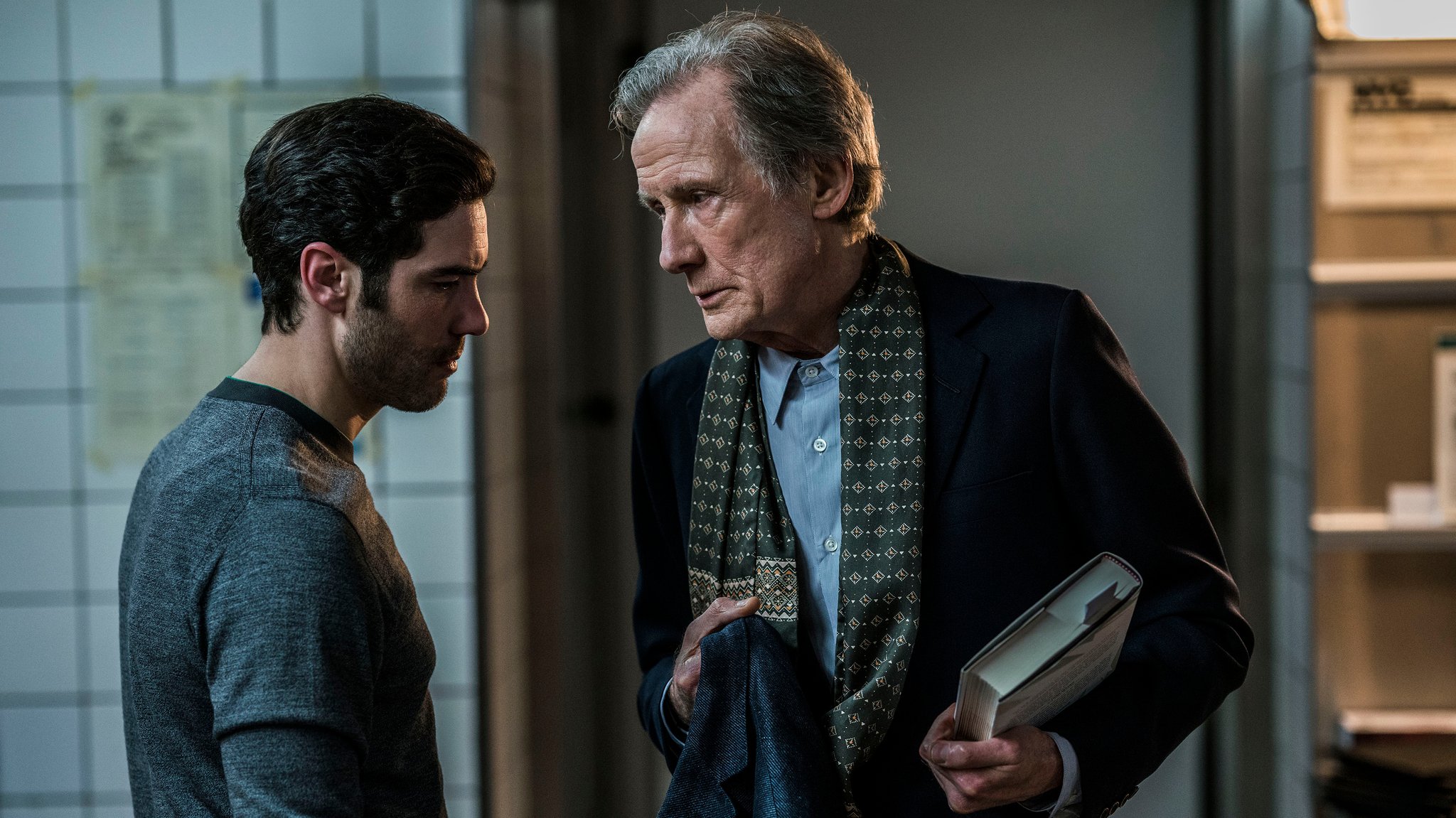 Bill Nighy (r.) als warmherziger Russe im kalten New York in "The Kindness of Strangers" (FIlmszene)