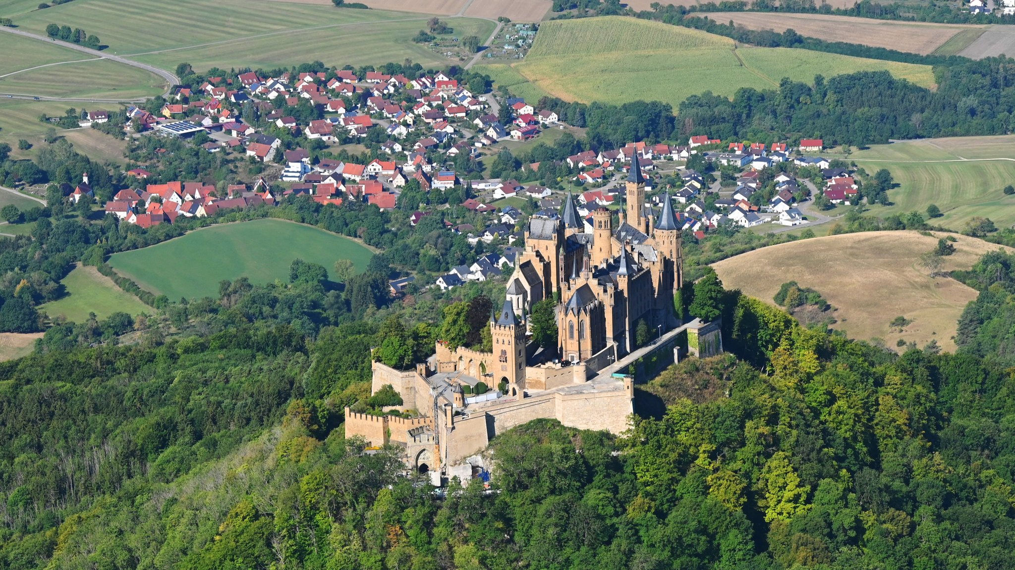 Hechingen in Baden-Württemberg mit der Burg Hohenzollern (Archivbild)