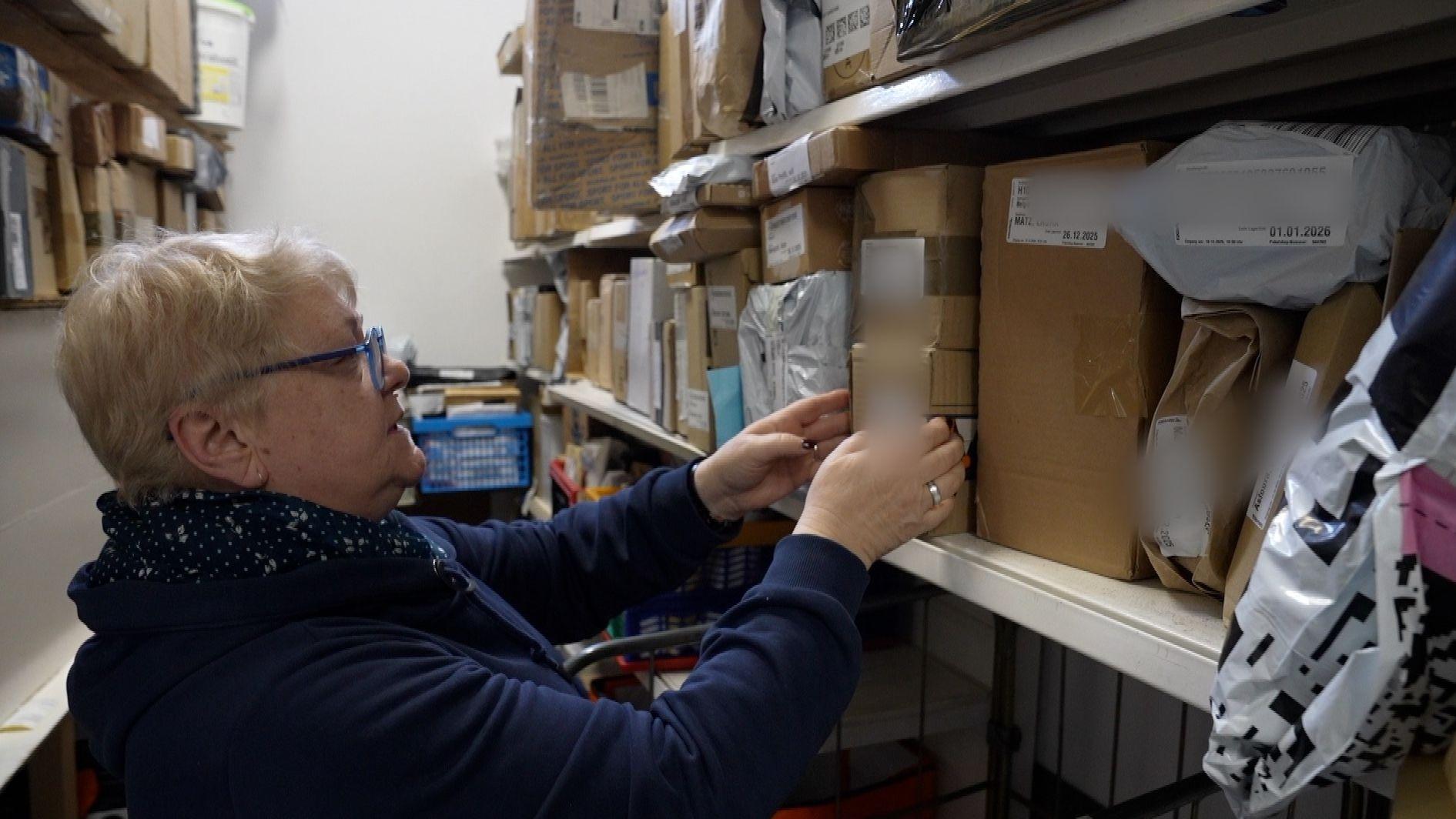 Der Onlinehandel boomt und mit ihm der Pakete-Wahnsinn zu Weihnachten. Paketshops bringt das besonders in diesen Tagen an ihre Belastungsgrenze.