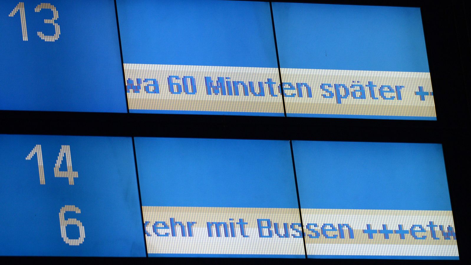 Bauarbeiten im Bahnhof Feucht: Ersatzverkehr und Umleitungen - BR24