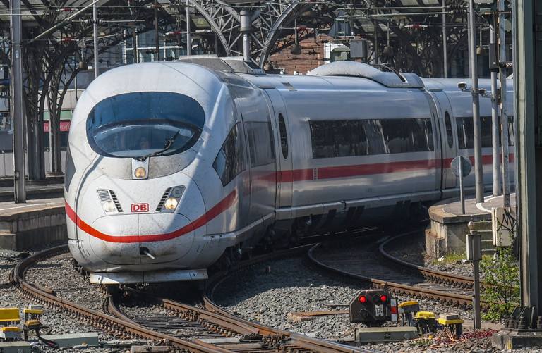Seit Jahrzehnten größte Fahrplan-Umstellung der Deutschen Bahn | BR24