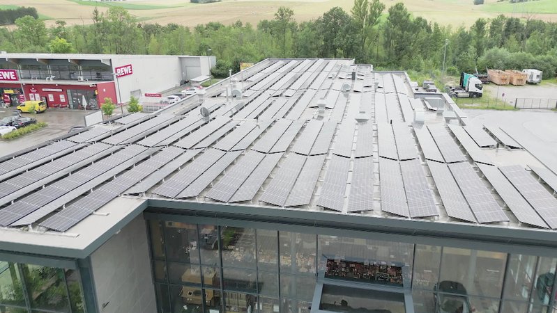 Photovoltaikanlage der Metzgerei Keller bei Moosburg | Bild: BR Photovoltaikanlage der Metzgerei Keller bei Moosburg