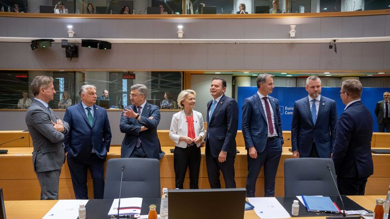 Keine Einigung zu EU-Spitzenposten: Von der Leyen muss warten | Bild: picture alliance / ANP | JONAS ROOSENS Keine Einigung zu EU-Spitzenposten: Von der Leyen muss warten