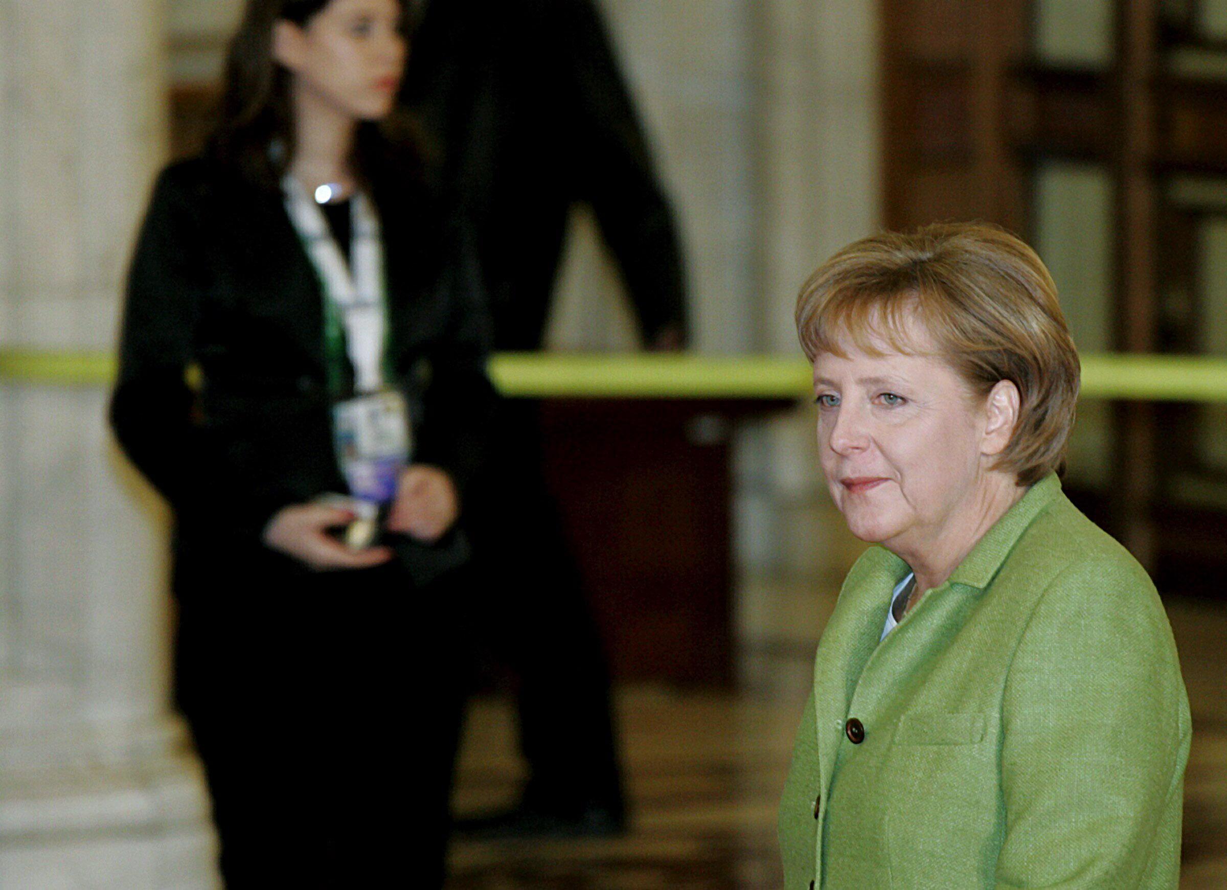 (Archivbild) Angela Merkel beim Nato-Gipfel 2008 in Bukarest: Dort ging es um die Aufnahme der Ukraine. Welche Rolle spielte dabei Angela Merkel?