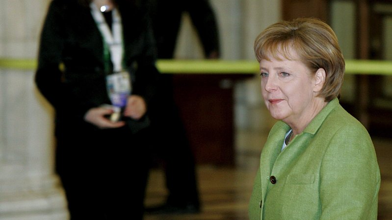 (Archivbild) Angela Merkel beim Nato-Gipfel 2008 in Bukarest: Dort ging es um die Aufnahme der Ukraine. Welche Rolle spielte dabei Angela Merkel?