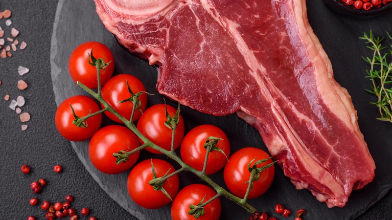 Grillfleisch | Bild: picture alliance / Zoonar | Tetiana Chernykova Grillfleisch