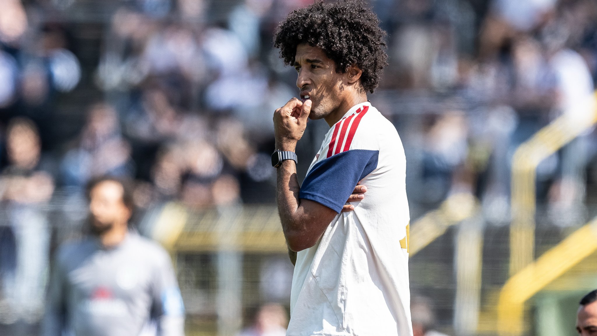 Dante trainiert die zweite Mannschaft des FC Bayern München | Bild: picture alliance / Eibner-Pressefoto | Eibner-Pressefoto Dante trainiert die zweite Mannschaft des FC Bayern München