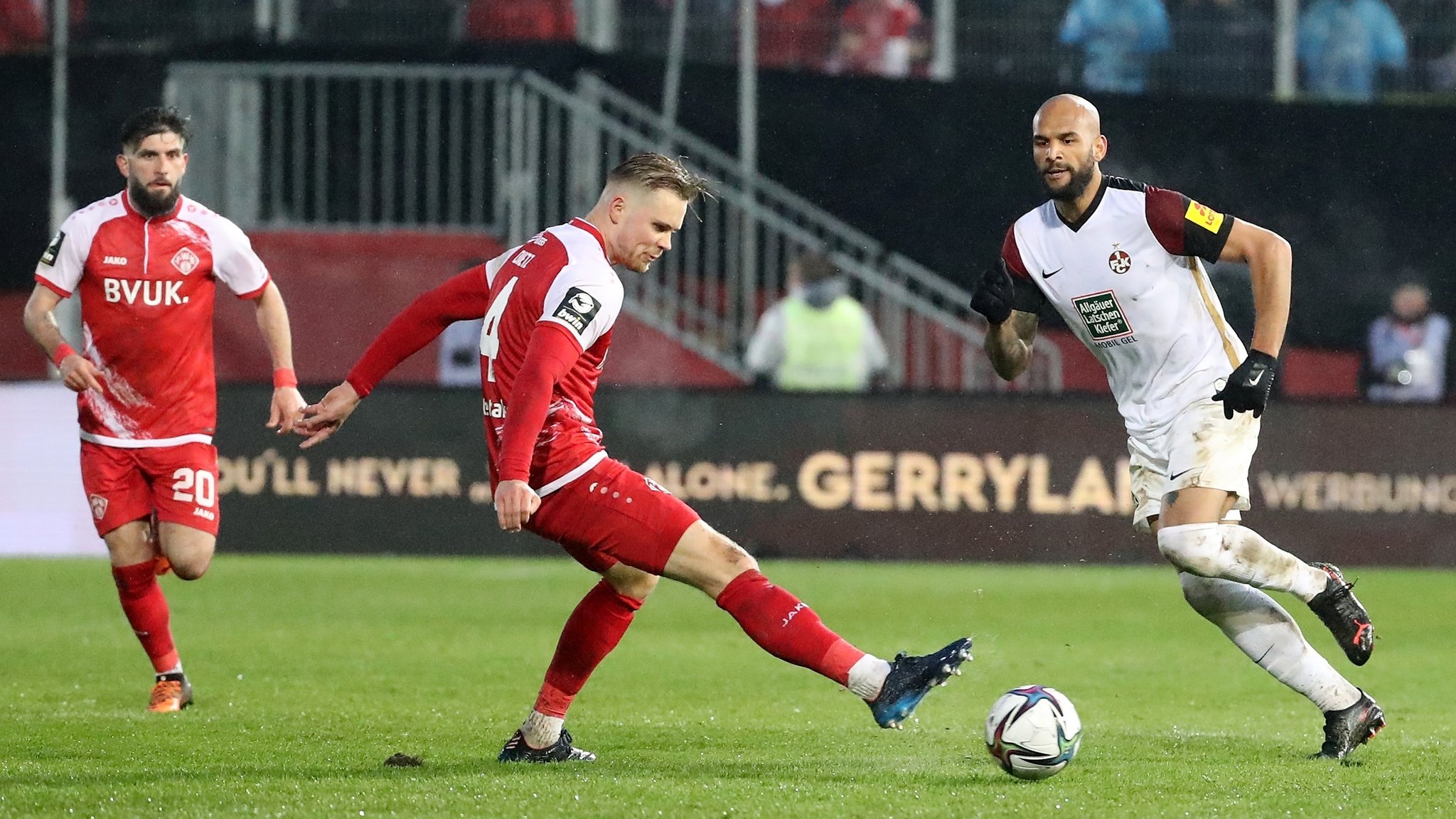 Spielszene Würzburger Kickers - 1. FC Kaiserslautern