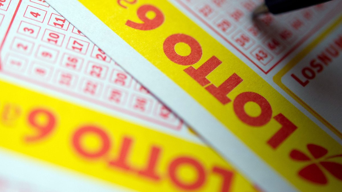 Tankstellenmitarbeiter prellt Lottospieler um Millionengewinn