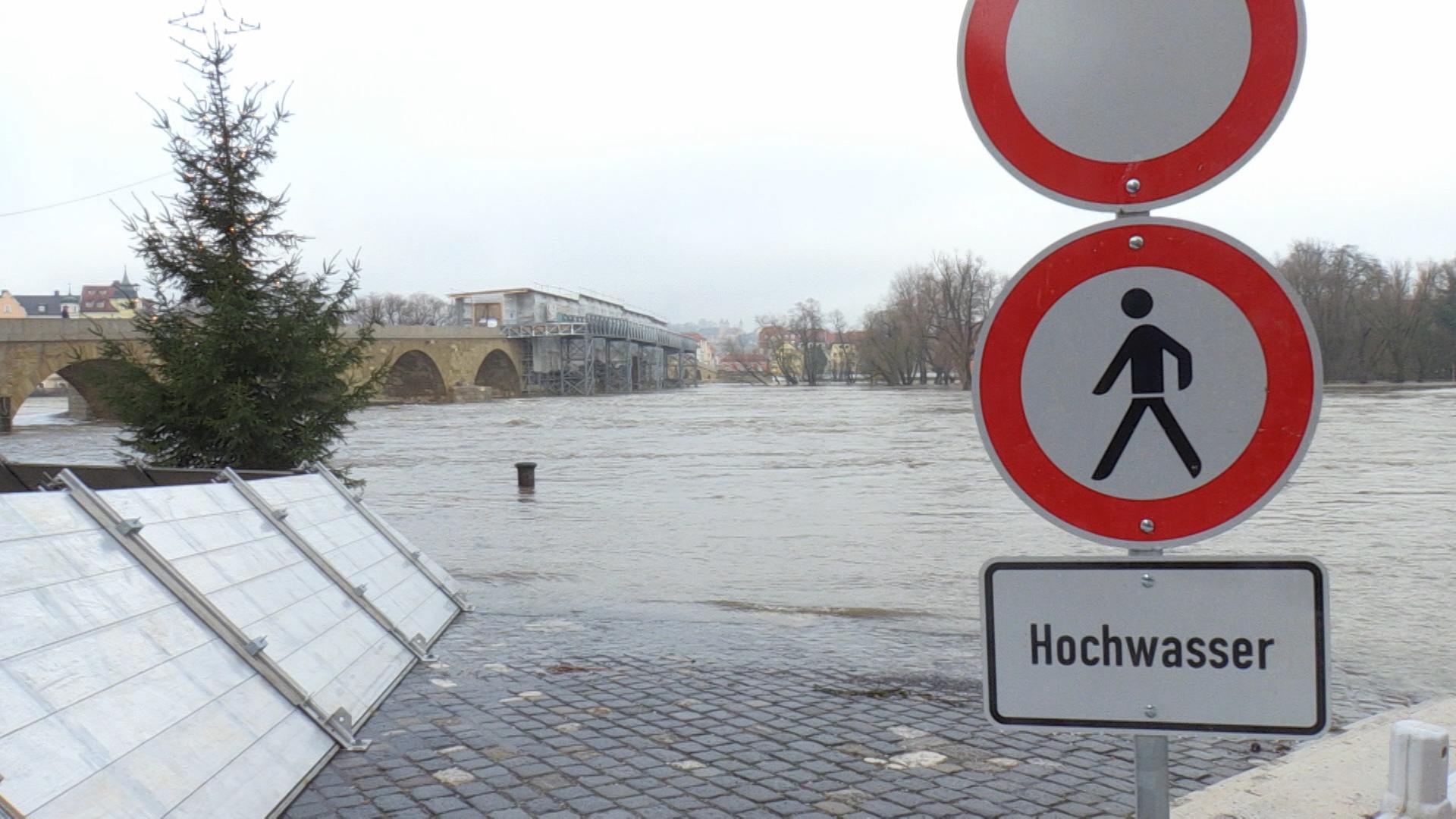 Hochwasser In Bayern Die Pegel Gehen Zurück Br24