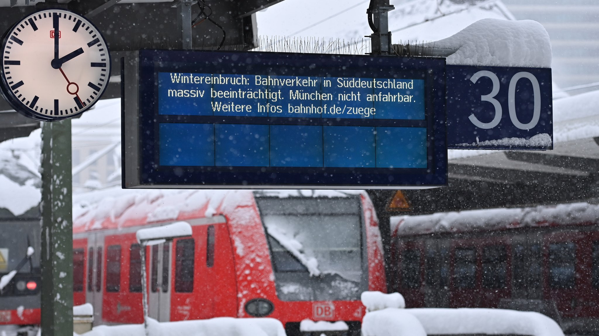 Der Wintereinbruch hatte unzählige Zugausfälle zur Folge