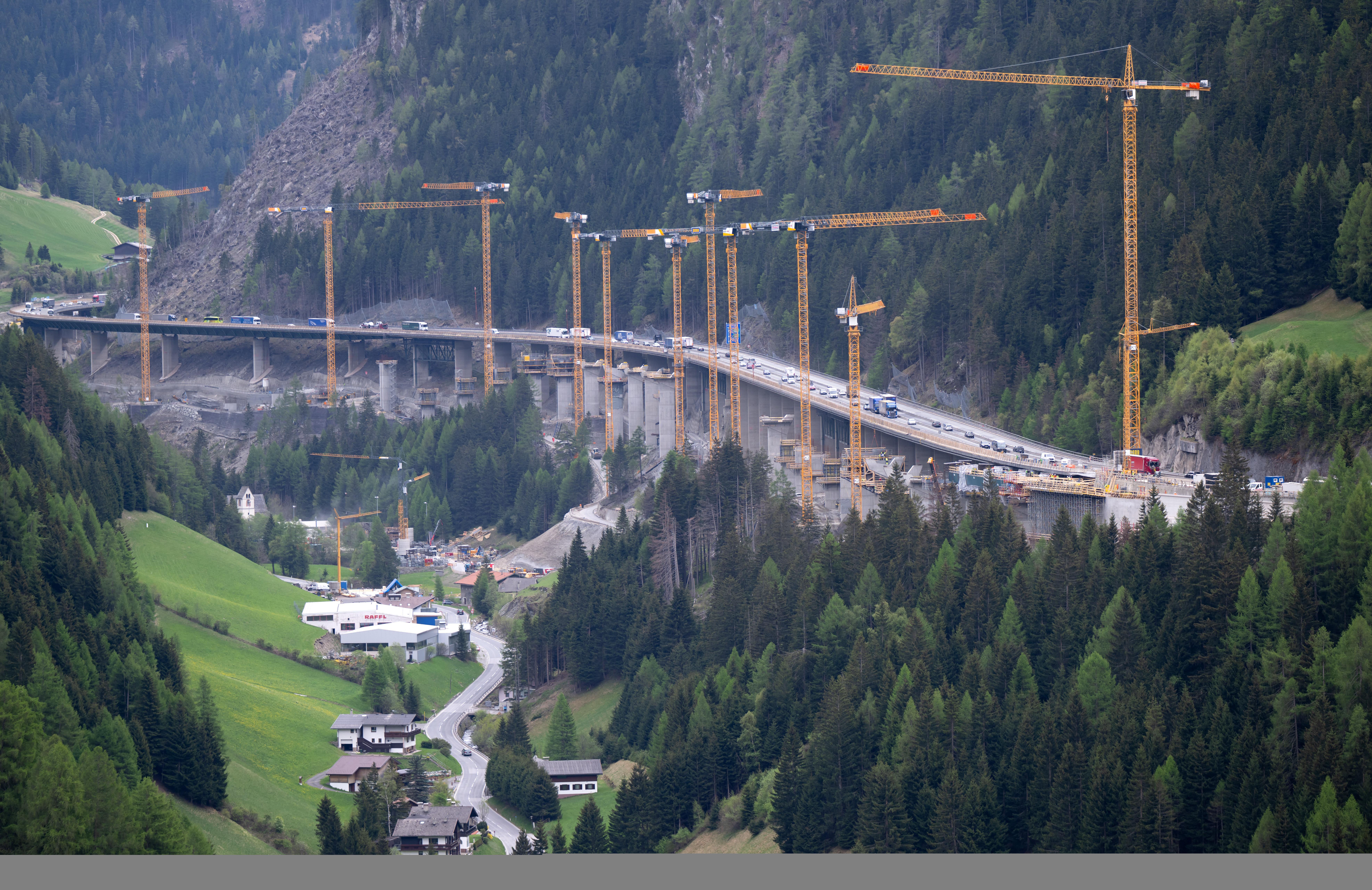 Traffic: Brenner Pass Blockade: Traffic Chaos Feared During the Pentecost ...