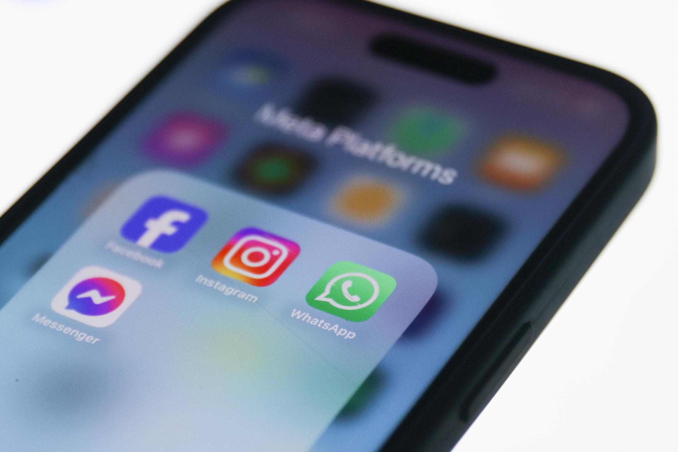 Die Apps von Facebook, Instagram, WhatsApp and Facebook-Messenger auf einem Smartphone