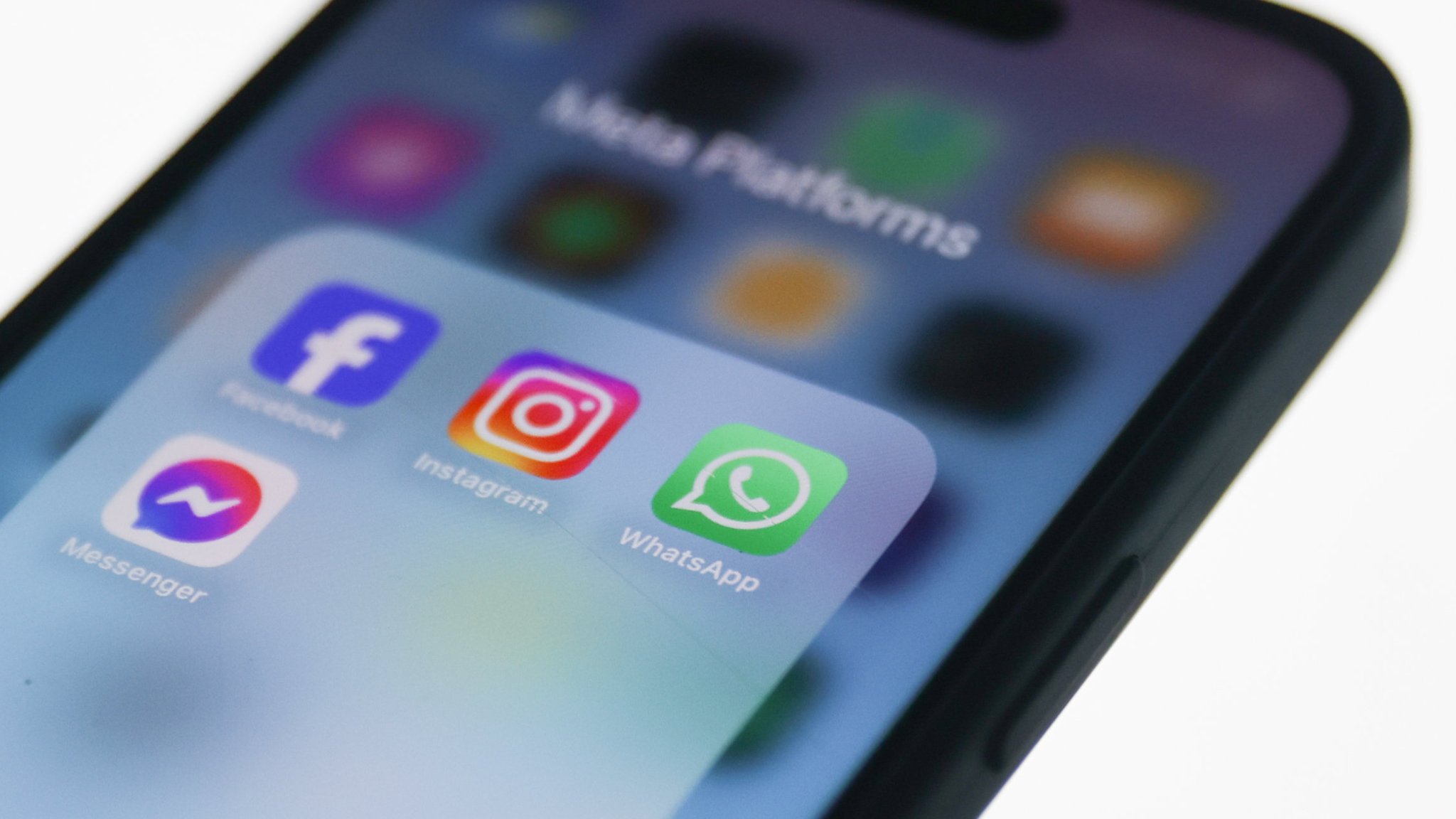 Die Apps von Facebook, Instagram, WhatsApp and Facebook-Messenger auf einem Smartphone