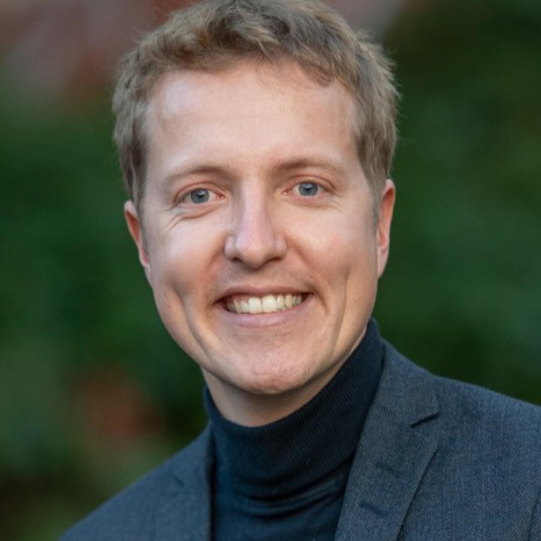 Was gehört der Gesellschaft, also uns allen? Philosoph Niklas Angebauer