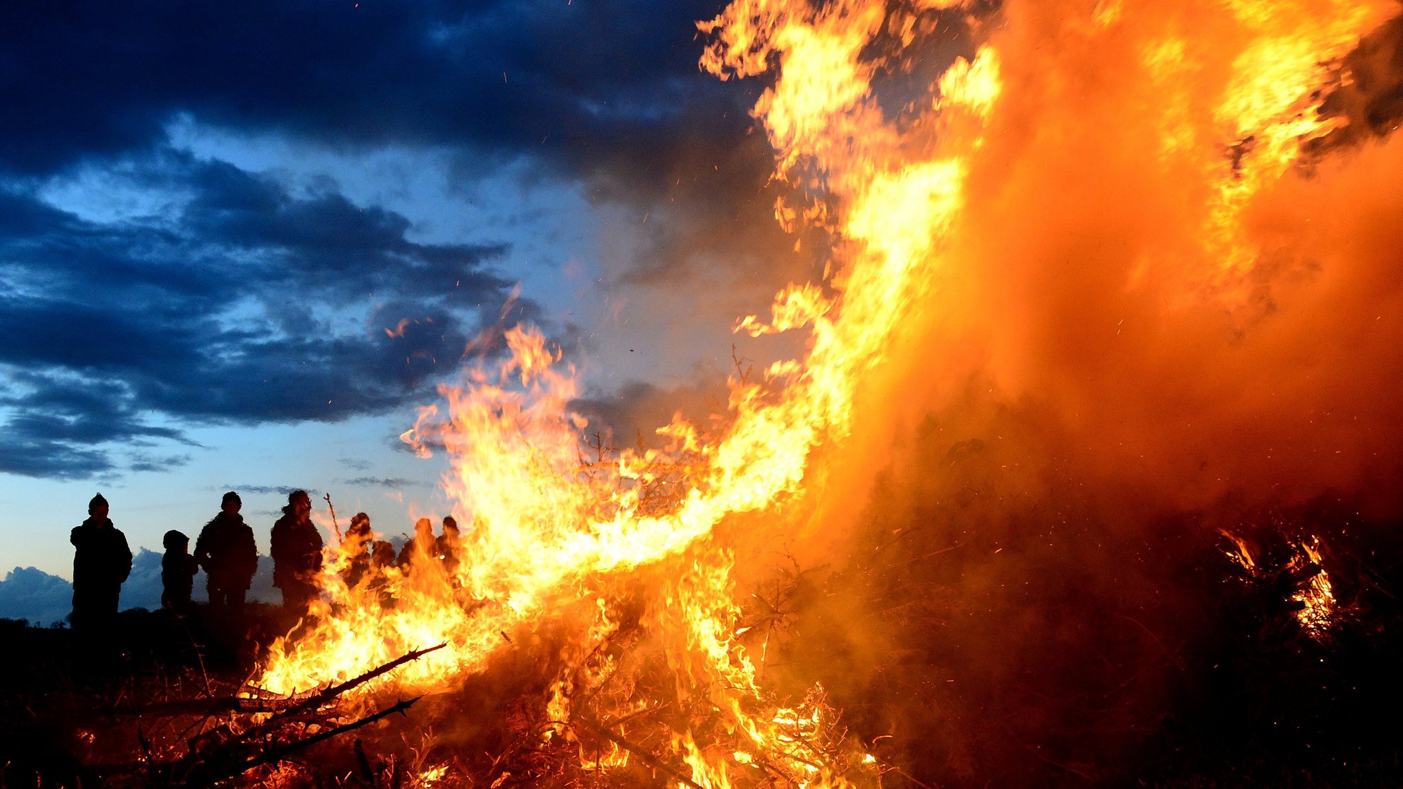 Kein Ostern ohne Osterfeuer