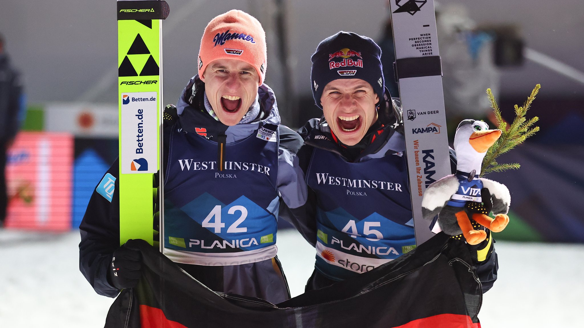 Karl Geiger (l.) und Andreas Wellinger | Bild: picture-alliance/dpa Karl Geiger (l.) und Andreas Wellinger