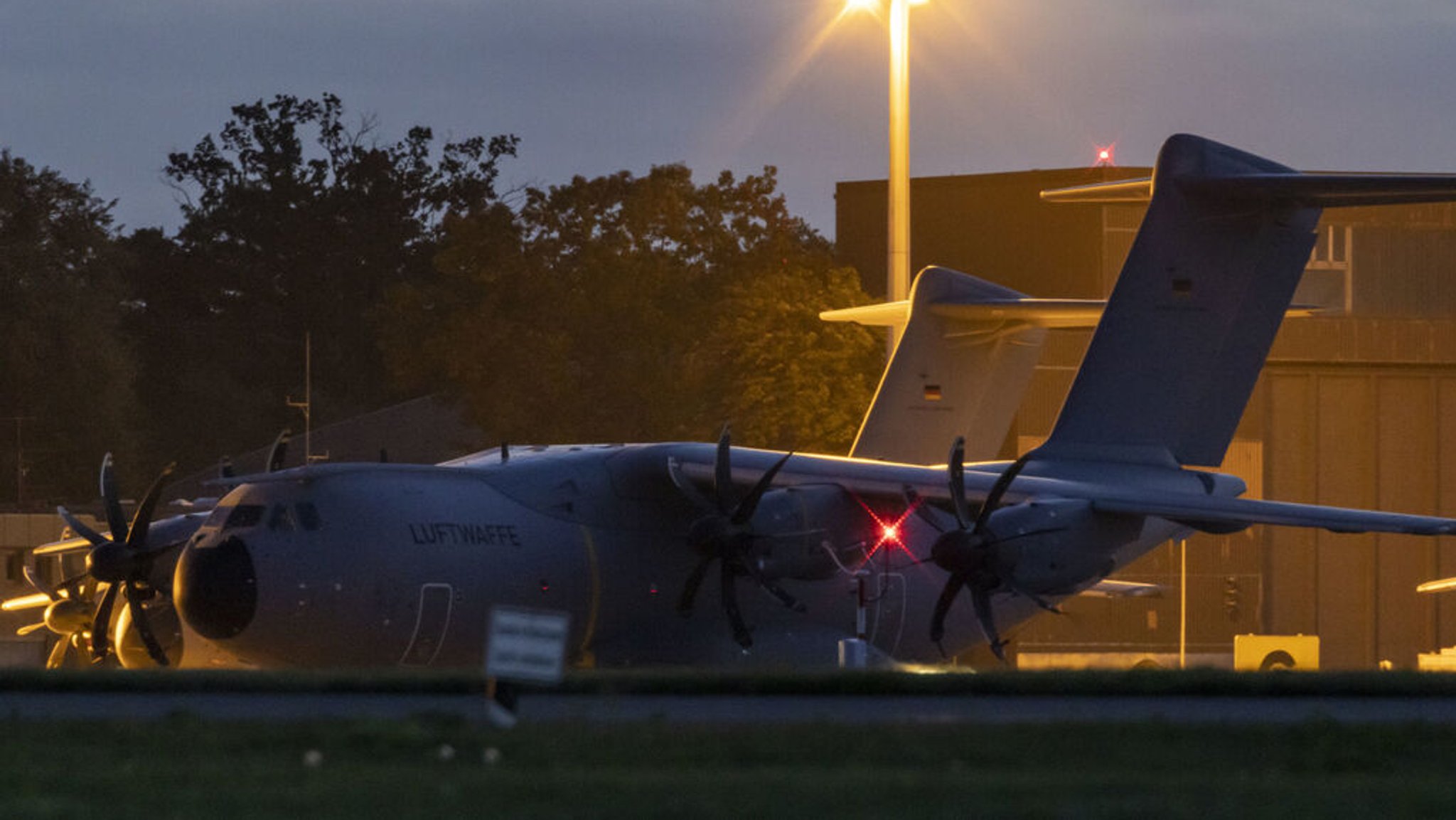 Bundeswehrmaschine mit Passagieren aus Israel in Deutschland