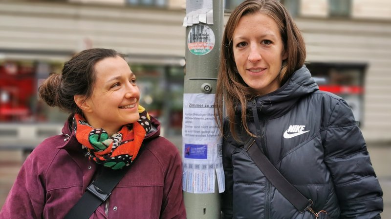 Die beiden Initiatorinnen der "Aktion Karla": Die Sozialarbeiterinnen Amelie Nippold (li.) und Desirée Kudla (r.).