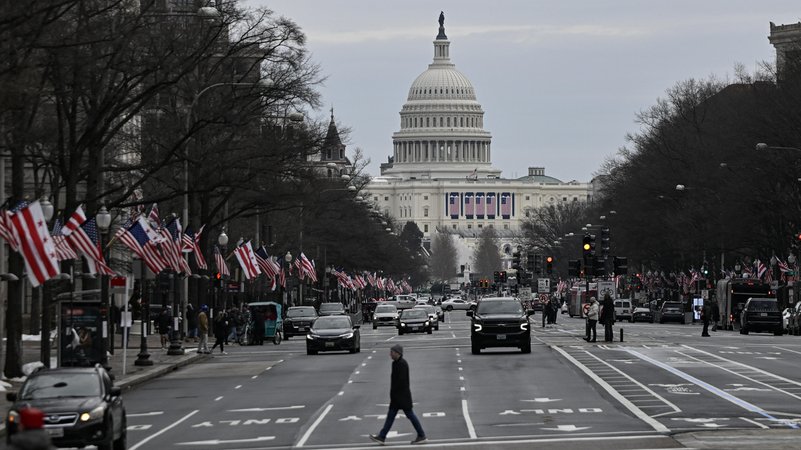 Am Montag wird Donald Trump als neuer US-Präsident vereidigt | Bild: picture alliance / Anadolu | Celal Gunes Am Montag wird Donald Trump als neuer US-Präsident vereidigt