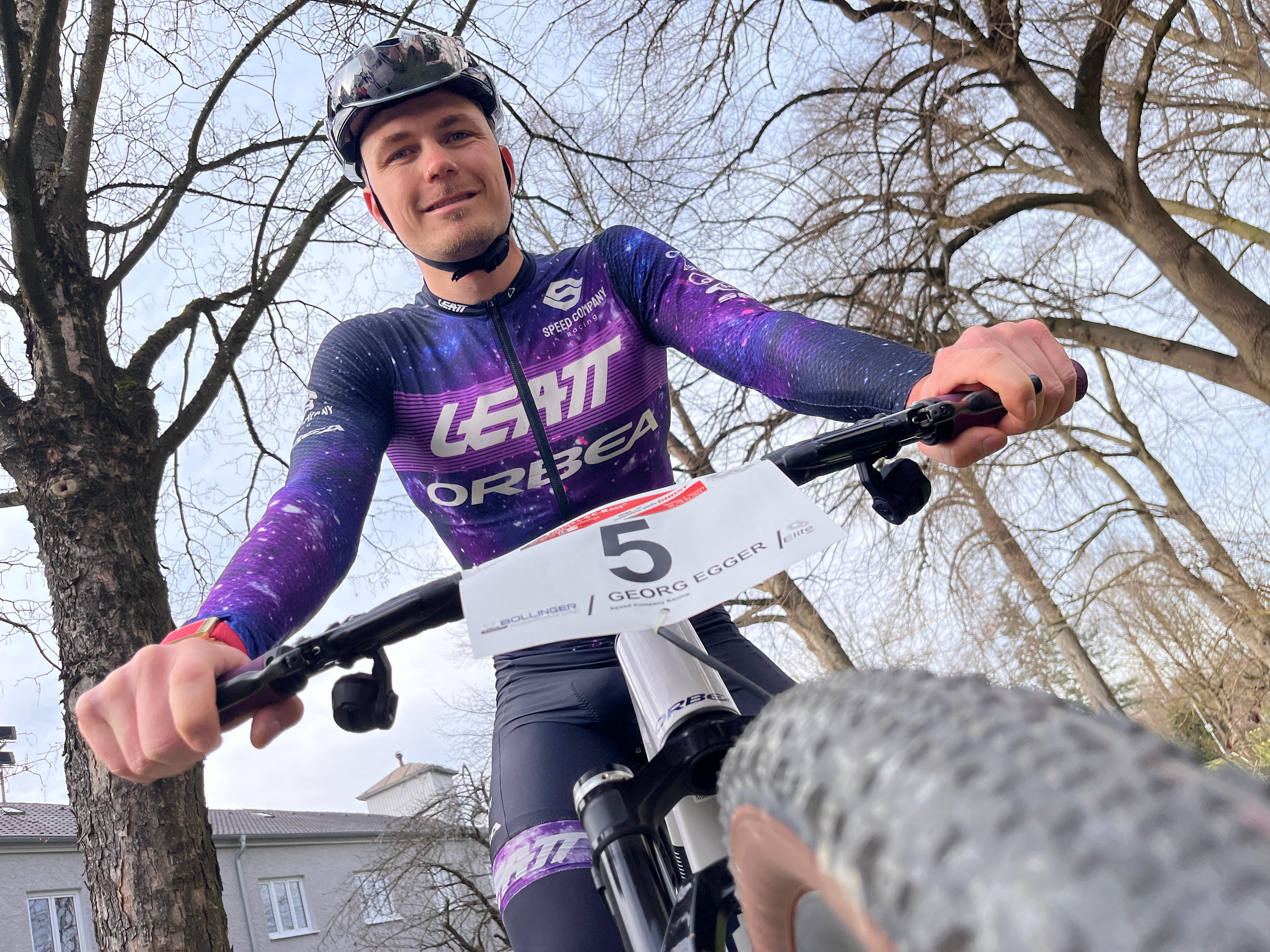 Der Günzburger Georg Egger gilt beim "härtesten Mountainbikerennen der Welt" als Favorit.