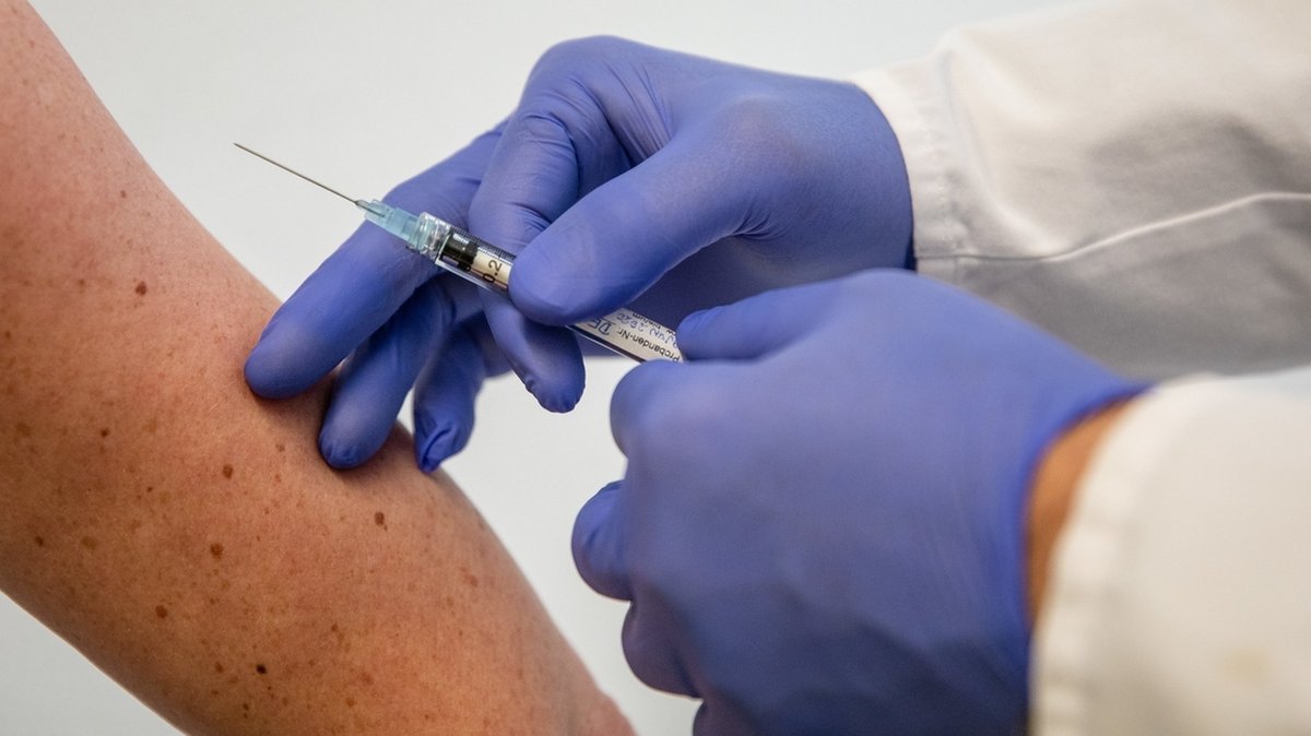 Coronavirus und Co: Wie laufen Impfstoff-Tests ab?