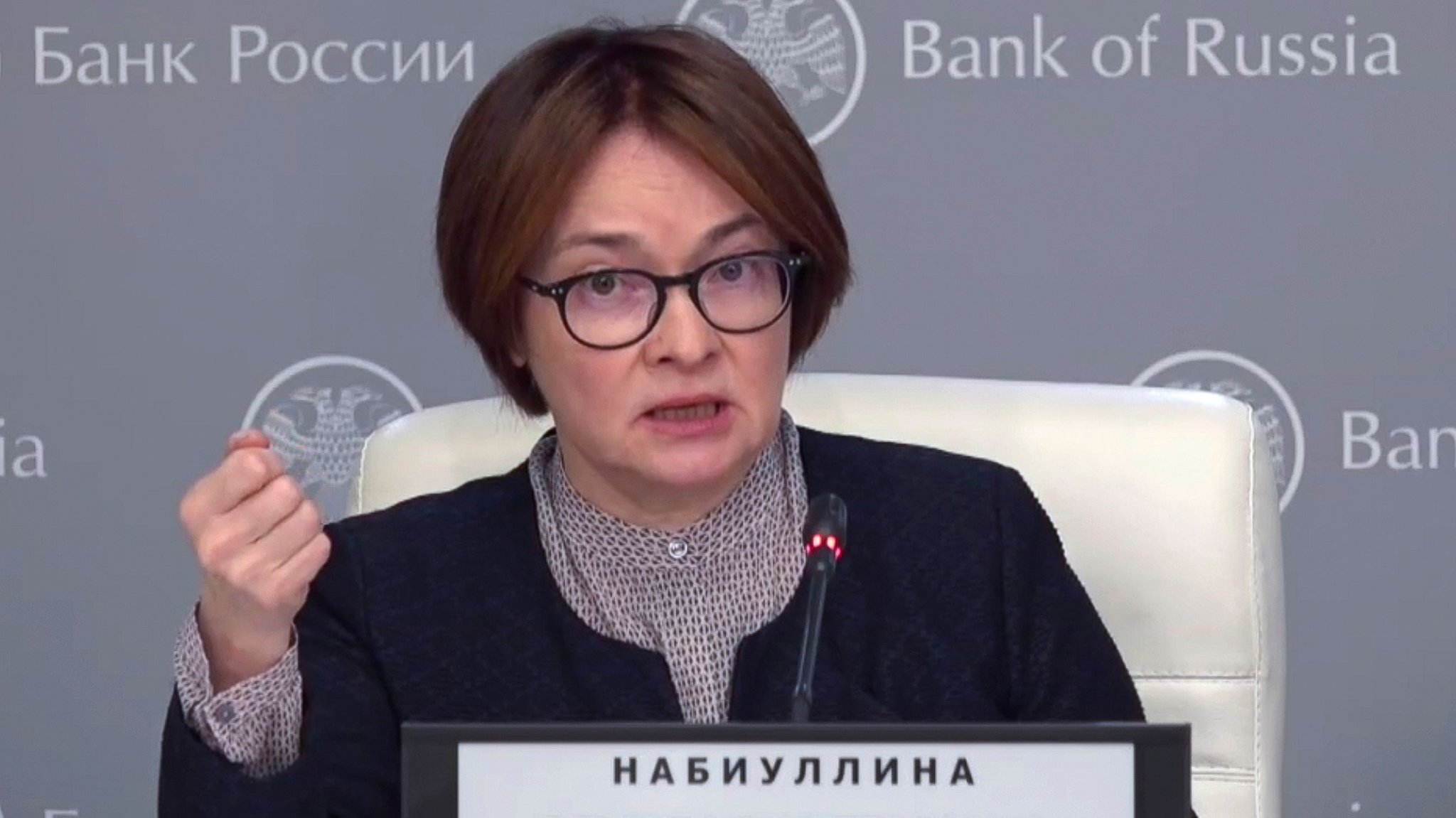 Die russische Zentralbankchefin Elwira Nabiullina bei einer Pressekonferenz