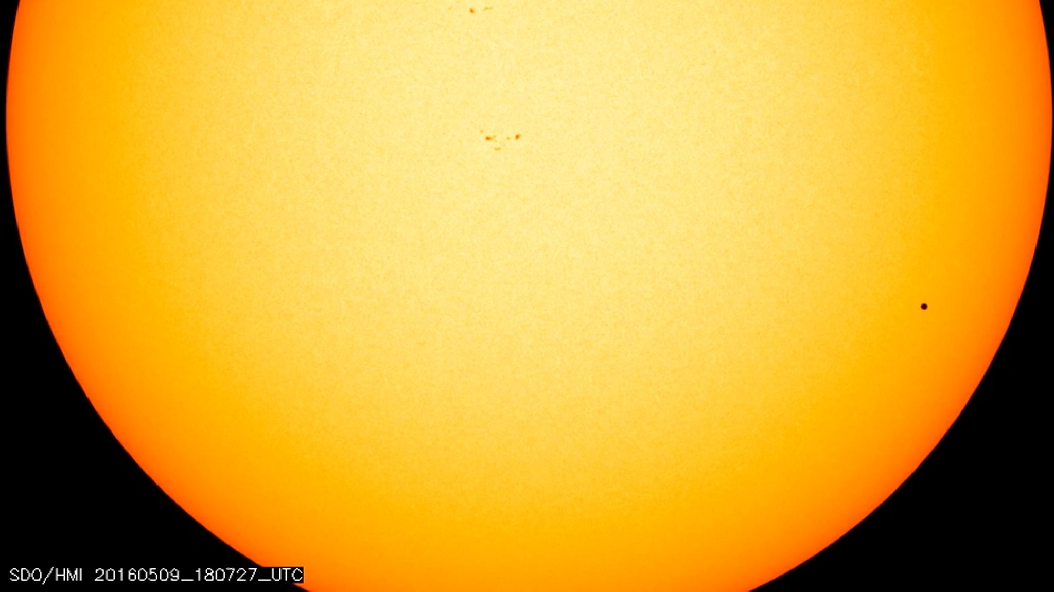 Eine Zeitrafferaufnahme des Solar Dynamics Observatory der NASA vom Merkurtransit am 9. Mai 2016. (Archivaufnahme)