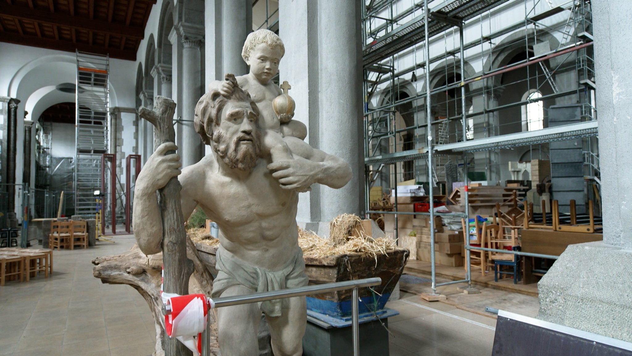 Mehr als 650.000 Menschen sind 2025 aus der evangelischen und der katholischen Kirche ausgetreten.