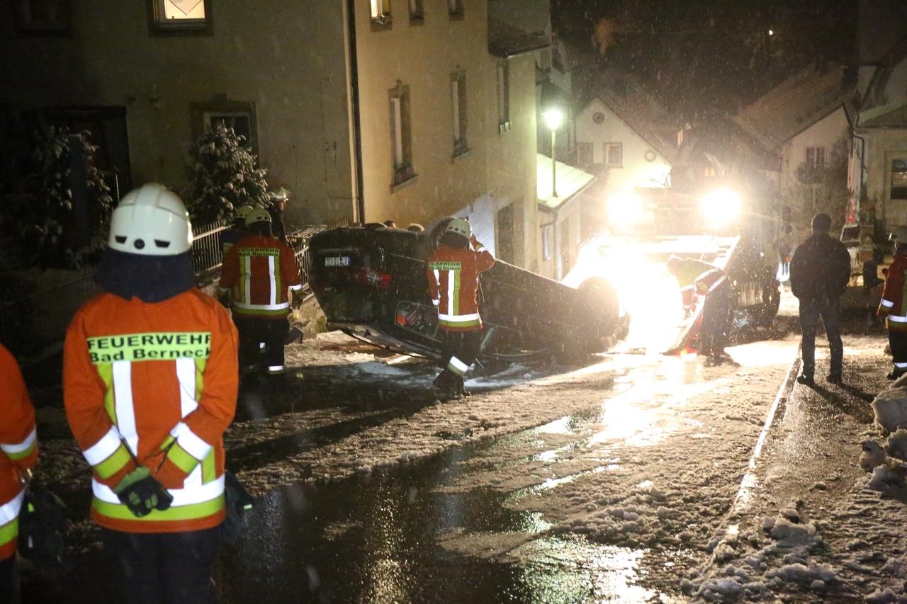 Viele Unfälle Auf Glatten Straßen In Bayern | BR24