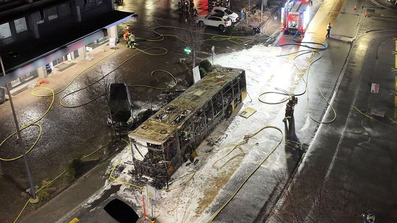 Tödlicher Busbrand in Kerzers | Bild: STATE OF FREIBURG/Handout via REUTERS Tödlicher Busbrand in Kerzers