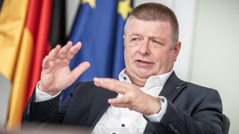 Thomas Haldenwang arbeitet nicht mehr als Präsident des Bundesamtes für Verfassungsschutz. | Bild: dpa-Bildfunk/Michael Kappeler Thomas Haldenwang arbeitet nicht mehr als Präsident des Bundesamtes für Verfassungsschutz.