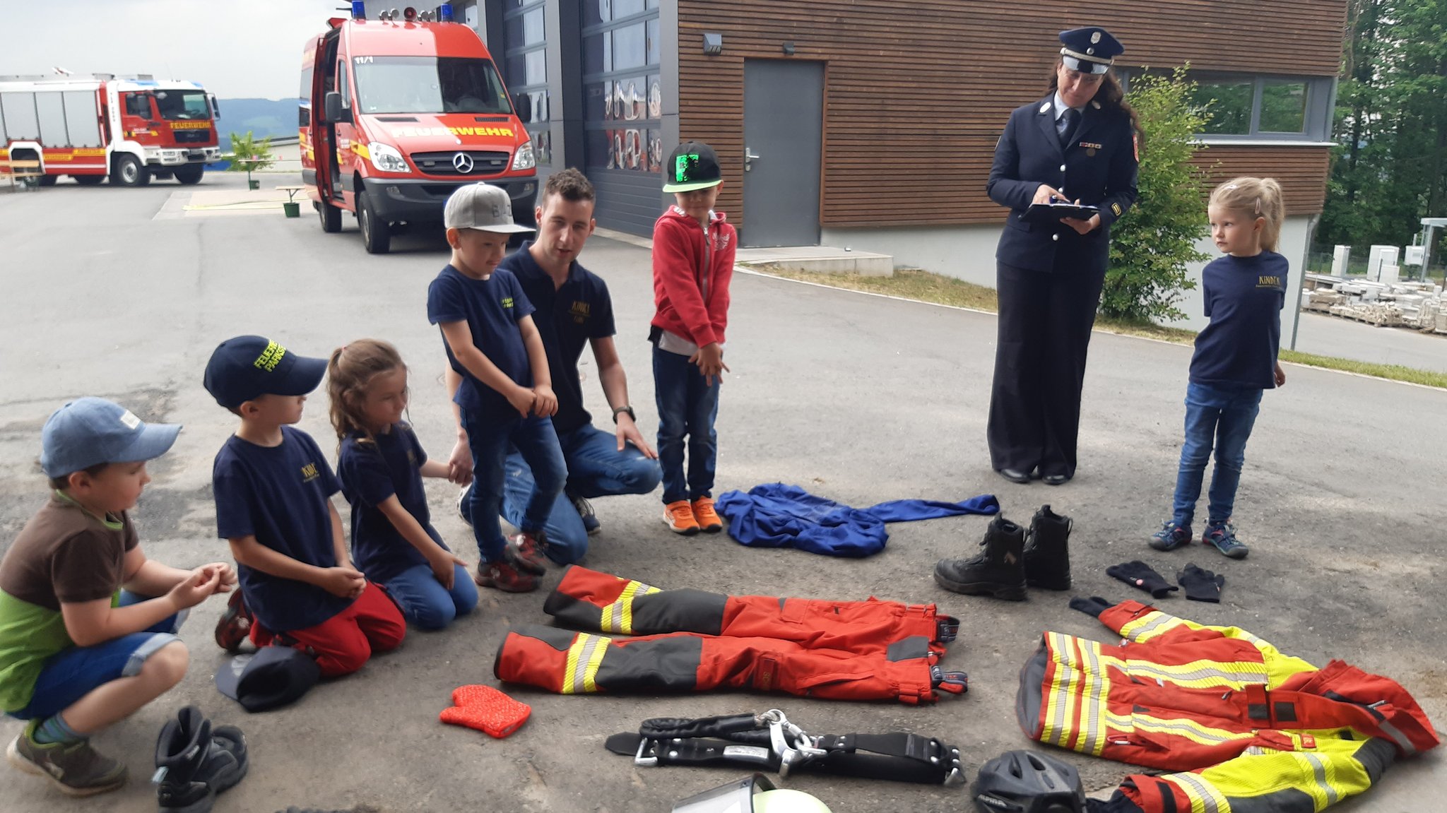 Kinder aus Parkstein haben am Wochenende das Leistungsabzeichen "Kinderflamme" abgelegt.