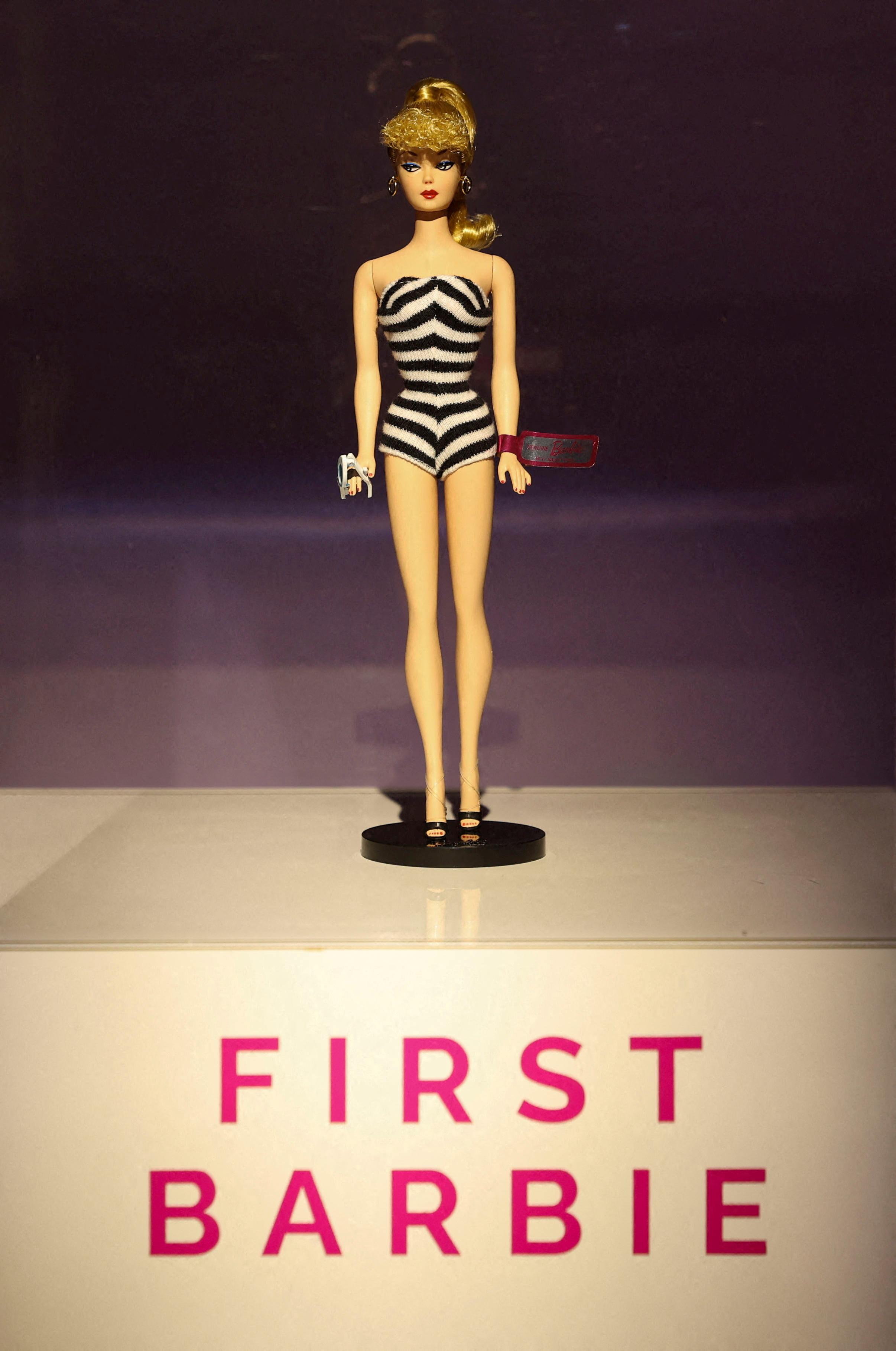 13.2.1959: Die erste Barbie-Puppe wird in den USA verkauft