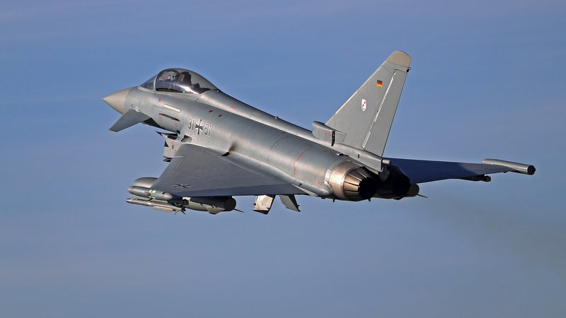 (Symbolbild) Die Rüstungsindustrie in Bayern erwartet in den kommenden Jahren deutlich mehr Aufträge | Bild: picture alliance / NurPhoto | Urbanandsport (Symbolbild) Die Rüstungsindustrie in Bayern erwartet in den kommenden Jahren deutlich mehr Aufträge