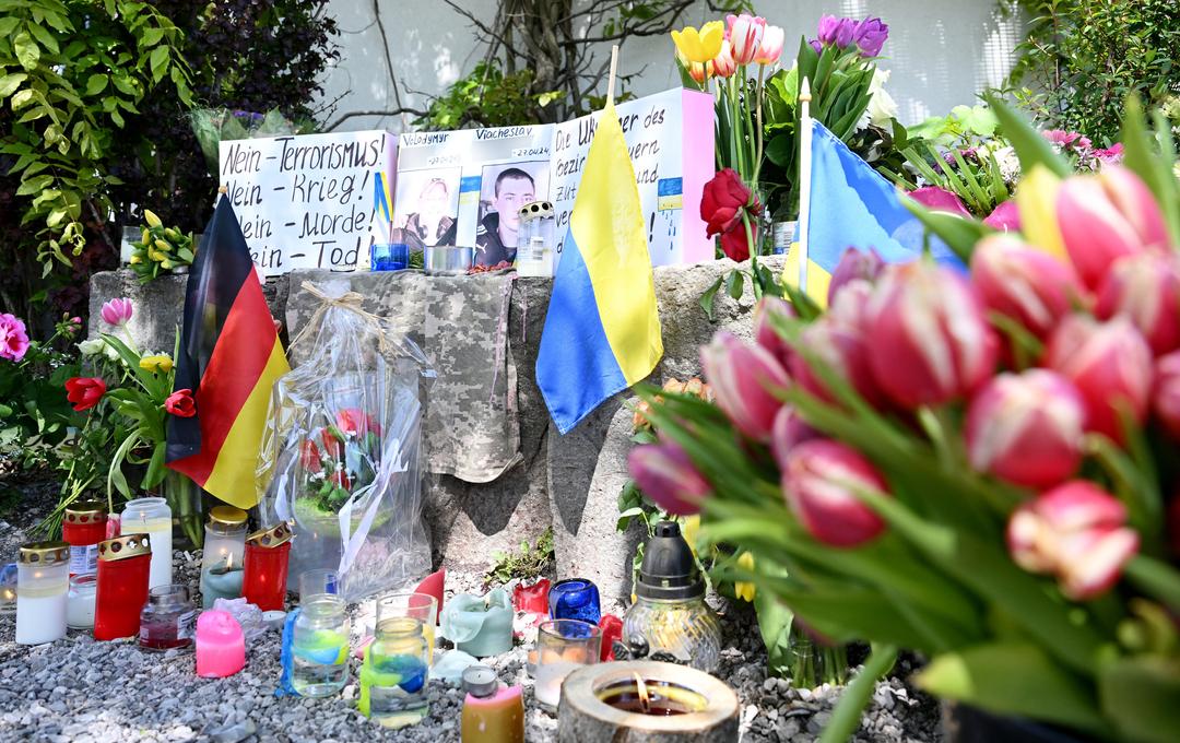 Murnau: Blumen und Plakate ehren die Opfer