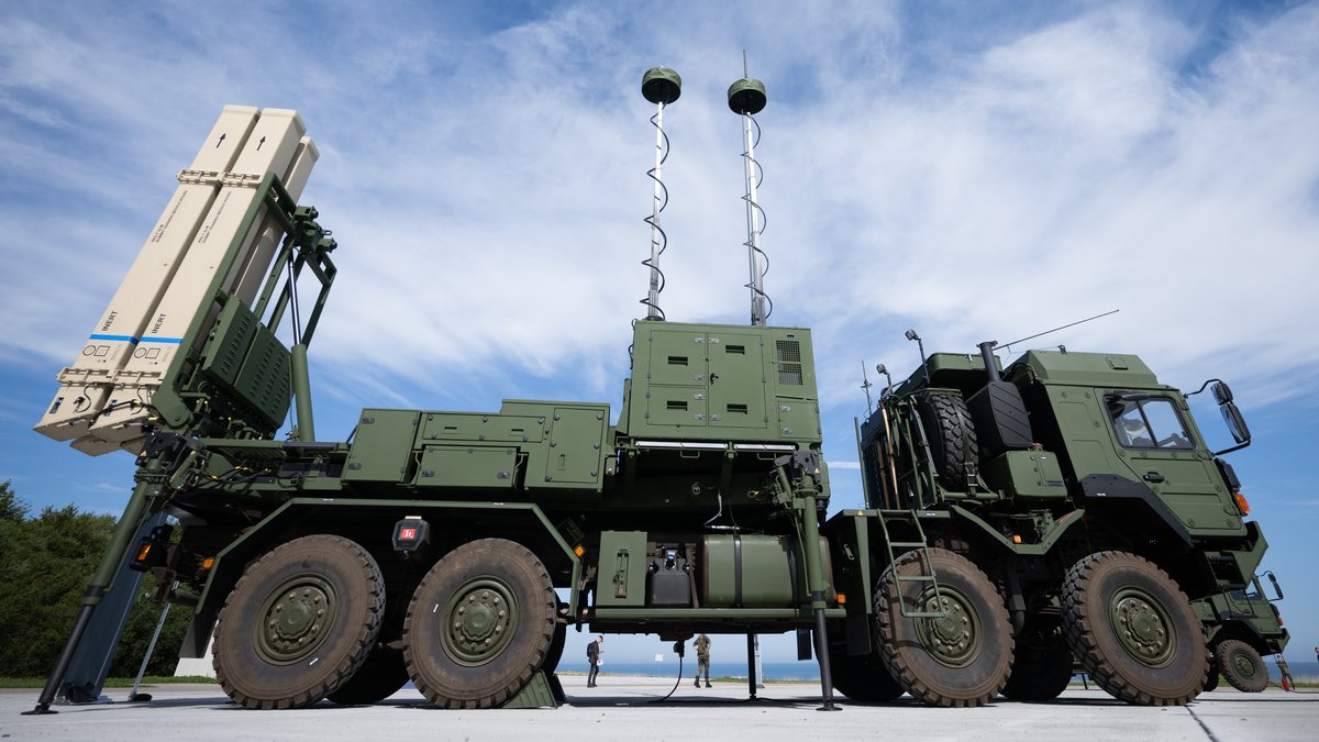 Launcher des Luftverteidigungssystems IRIS-T SLM der Firma Diehl Defence