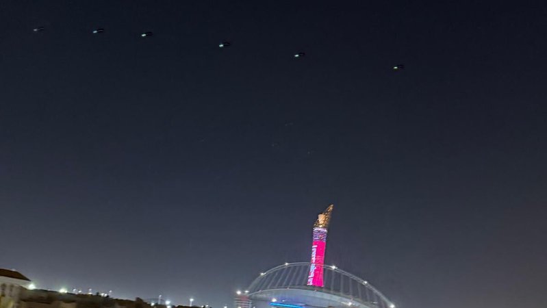 Raketen am Himmel über Doha | Bild: picture alliance / Anadolu | Stringer Raketen am Himmel über Doha