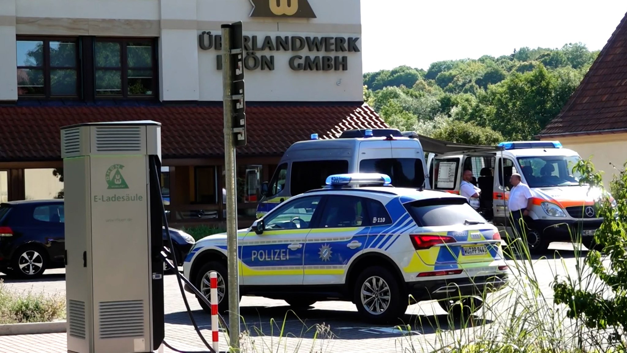 Bei einem Messerangriff in Mellrichstadt wurde eine Frau erstochen, zwei Männer sind schwer verletzt. | Bild: BR Bei einem Messerangriff in Mellrichstadt wurde eine Frau erstochen, zwei Männer sind schwer verletzt.