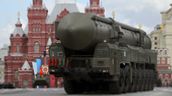 Eine moderne strategische russische Atomrakete vom Typ Topol-M fährt am 09.05.2011 bei der Militärparade zum Tag des Sieges über den Roten Platz.  | Bild:picture alliance / dpa | Yuri Kochetkov