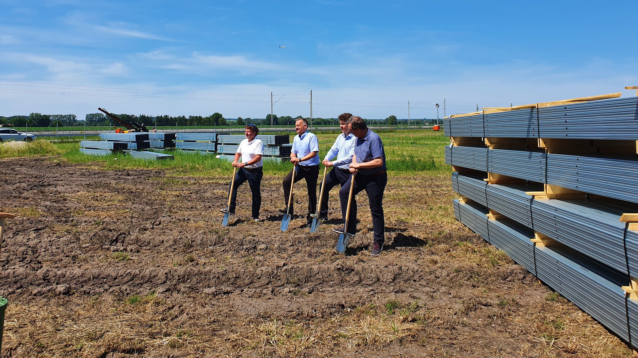 Spatenstich für Solarpark bei Mintraching im Landkreis Freising.