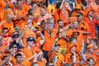 Niederländer im EM-Stadion bei einem Spiel.  | Bild:picture alliance / Matthias Koch