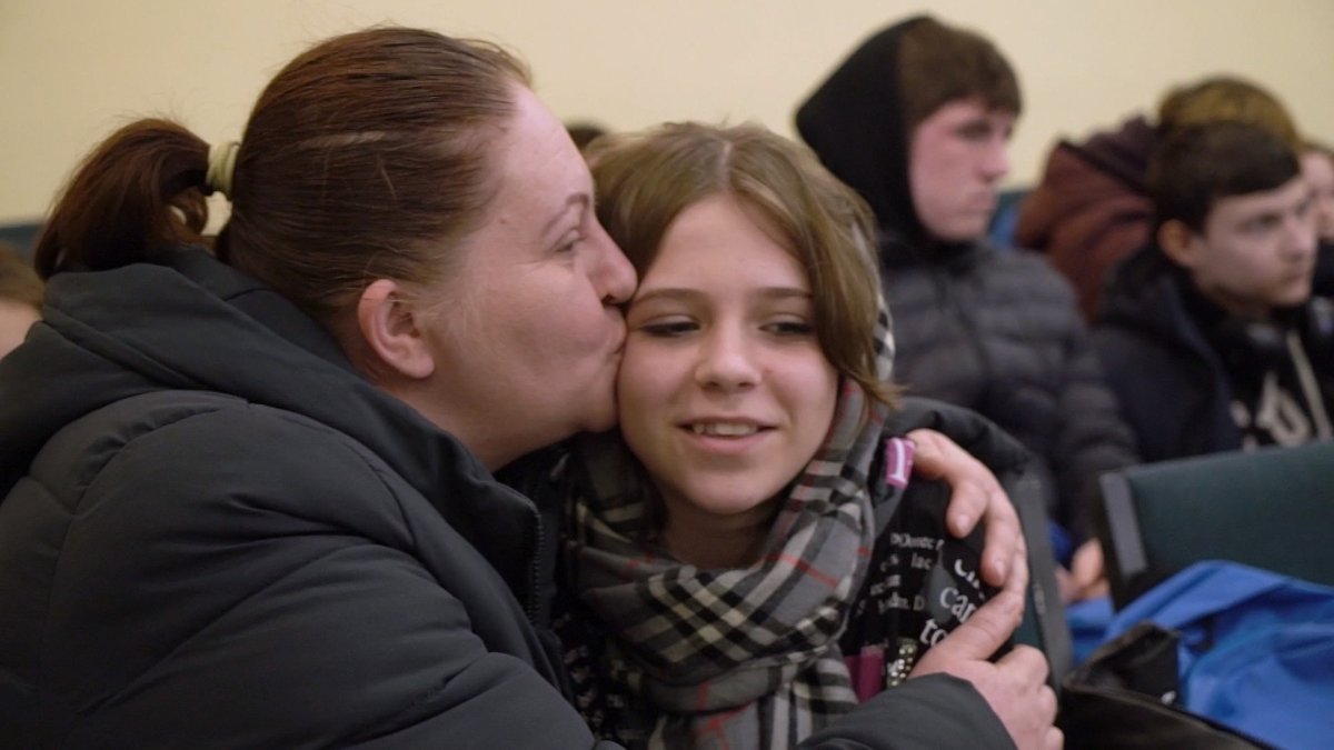 Katja war zwölf Jahre alt, als der Krieg in der Ukraine begann. Sie kam aus einem Ferienlager nicht mehr zurück, wurde über ein Jahr auf der Krim festgehalten. Sie hatte Angst, ihre Familie nicht wiederzusehen.
