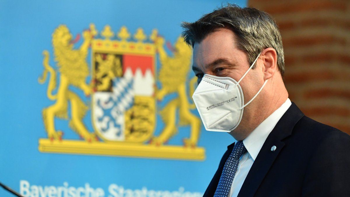 Ministerpräsident Markus Söder (CSU) mit FFP2-Maske