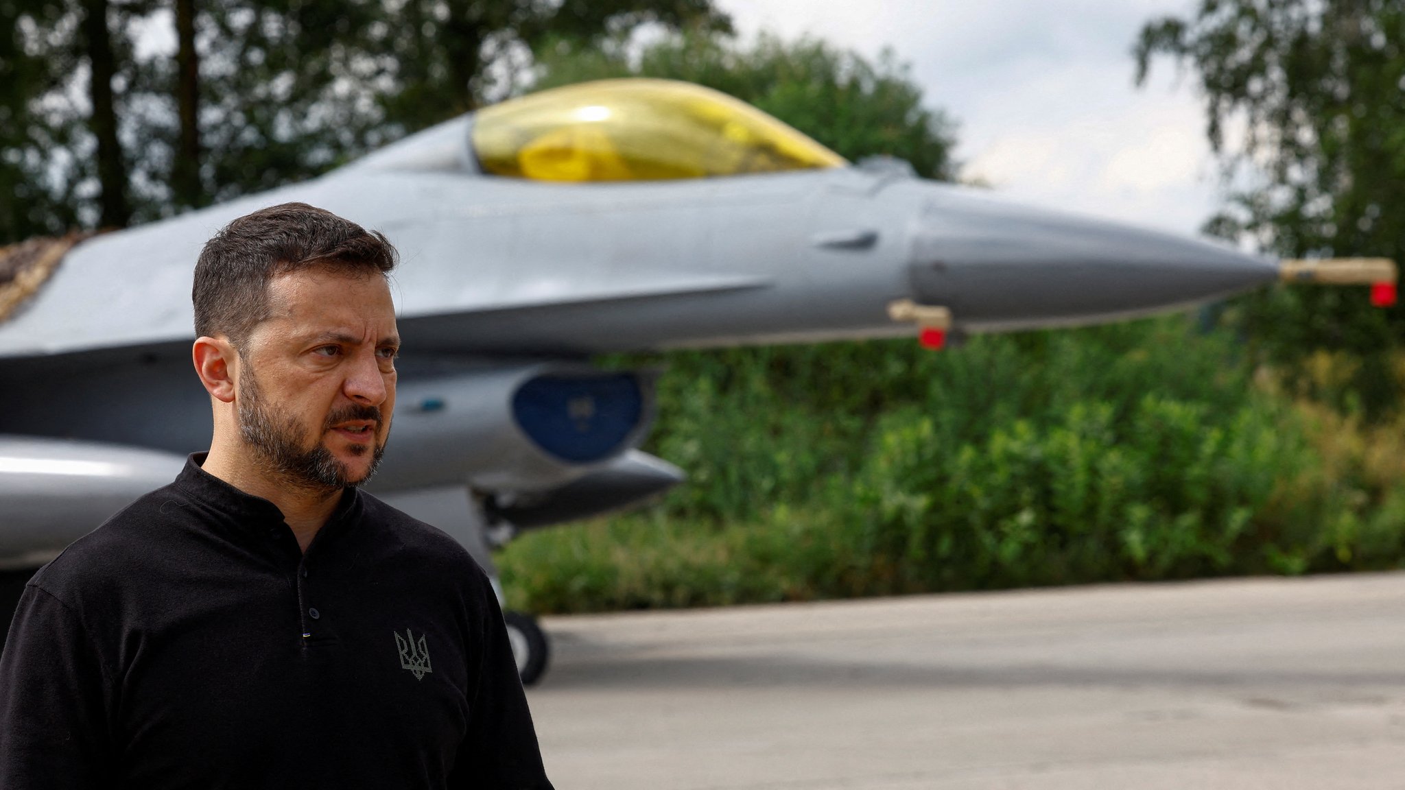 Selenskyj: Ukraine setzt erste F-16-Kampfjets ein