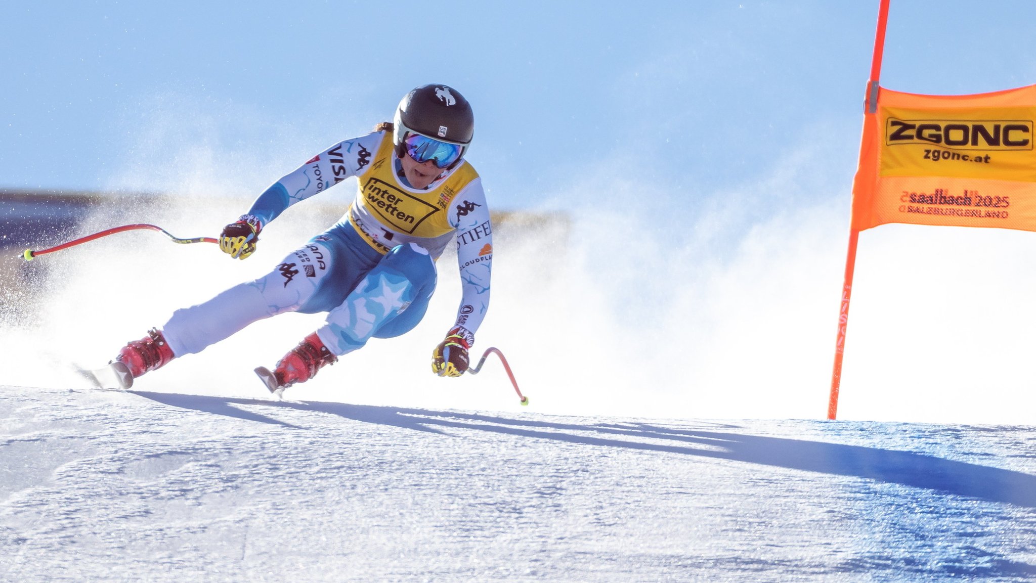 08.02.2025, Österreich, Saalbach-Hinterglemm: Ski alpin: Weltmeisterschaft, Abfahrt, Damen. Breezy Johnson aus den USA in Aktion. Foto: Expa/Johann Groder/APA/dpa +++ dpa-Bildfunk +++