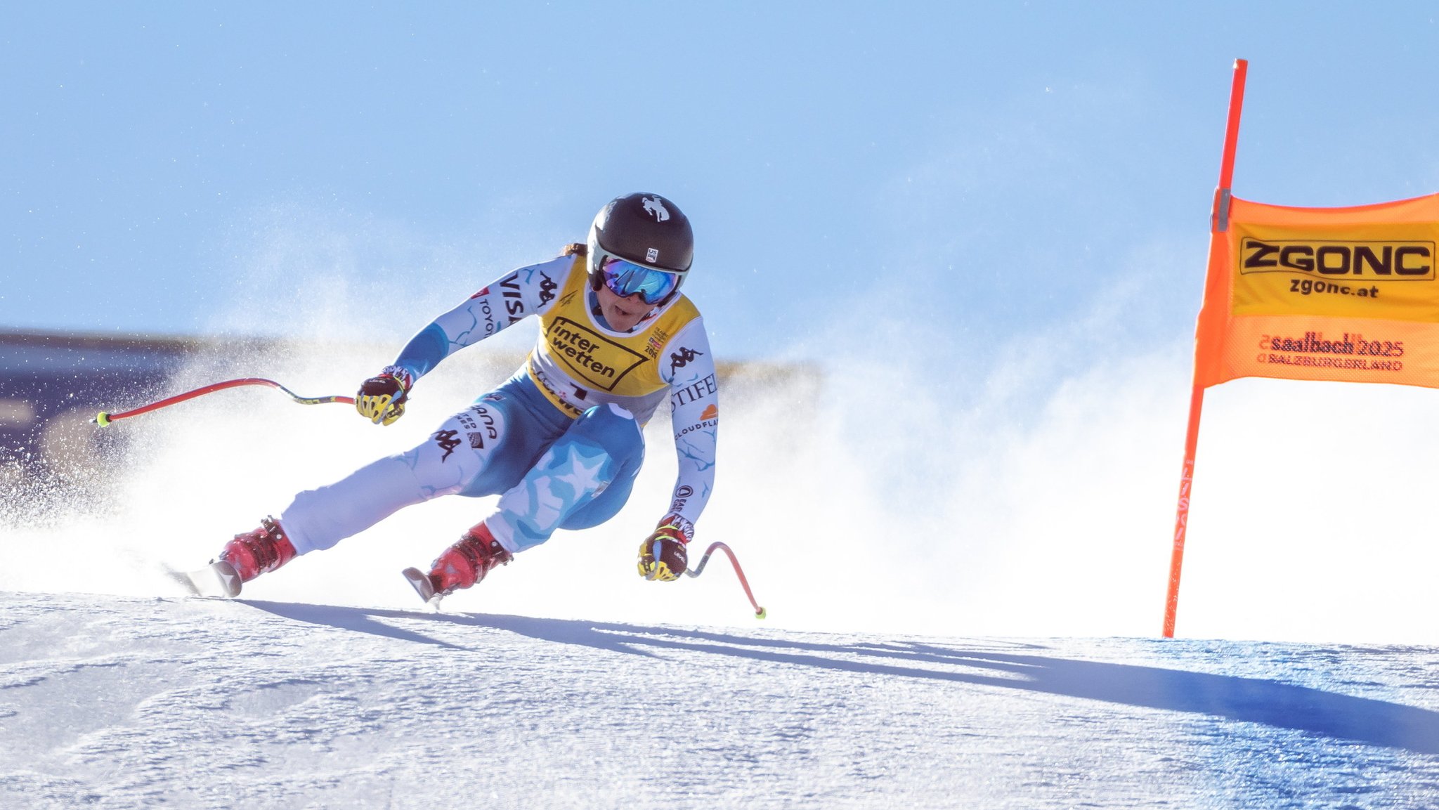 08.02.2025, Österreich, Saalbach-Hinterglemm: Ski alpin: Weltmeisterschaft, Abfahrt, Damen. Breezy Johnson aus den USA in Aktion. Foto: Expa/Johann Groder/APA/dpa +++ dpa-Bildfunk +++