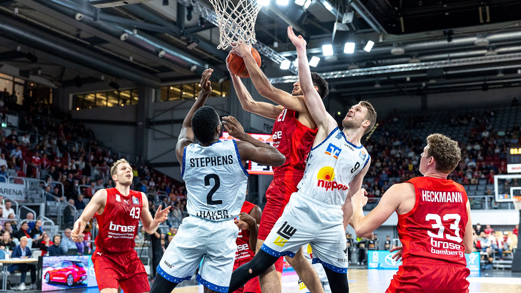 Spielszene Brose Bamberg - HAKRO Merlins Crailsheim