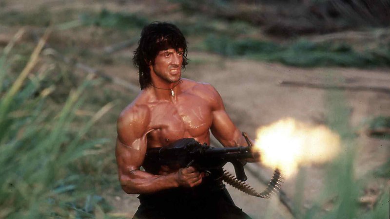 Sylvester Stallone in "Rambo 2 - Der Auftrag", dem bis heute erfolgreichsten Rambo-Film (Filmszene)