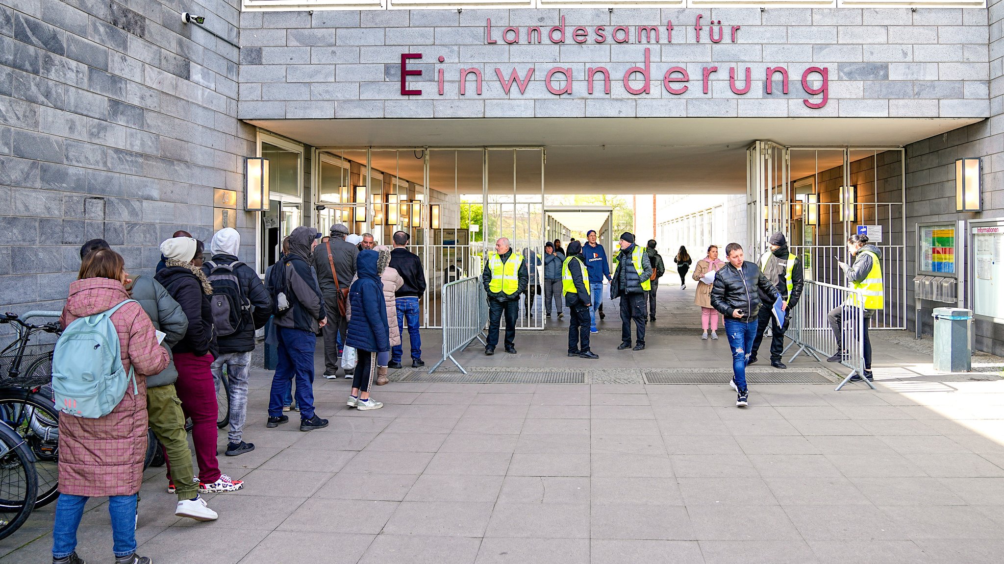 Individuelles Asylrecht abschaffen: Breite Kritik an Forderung